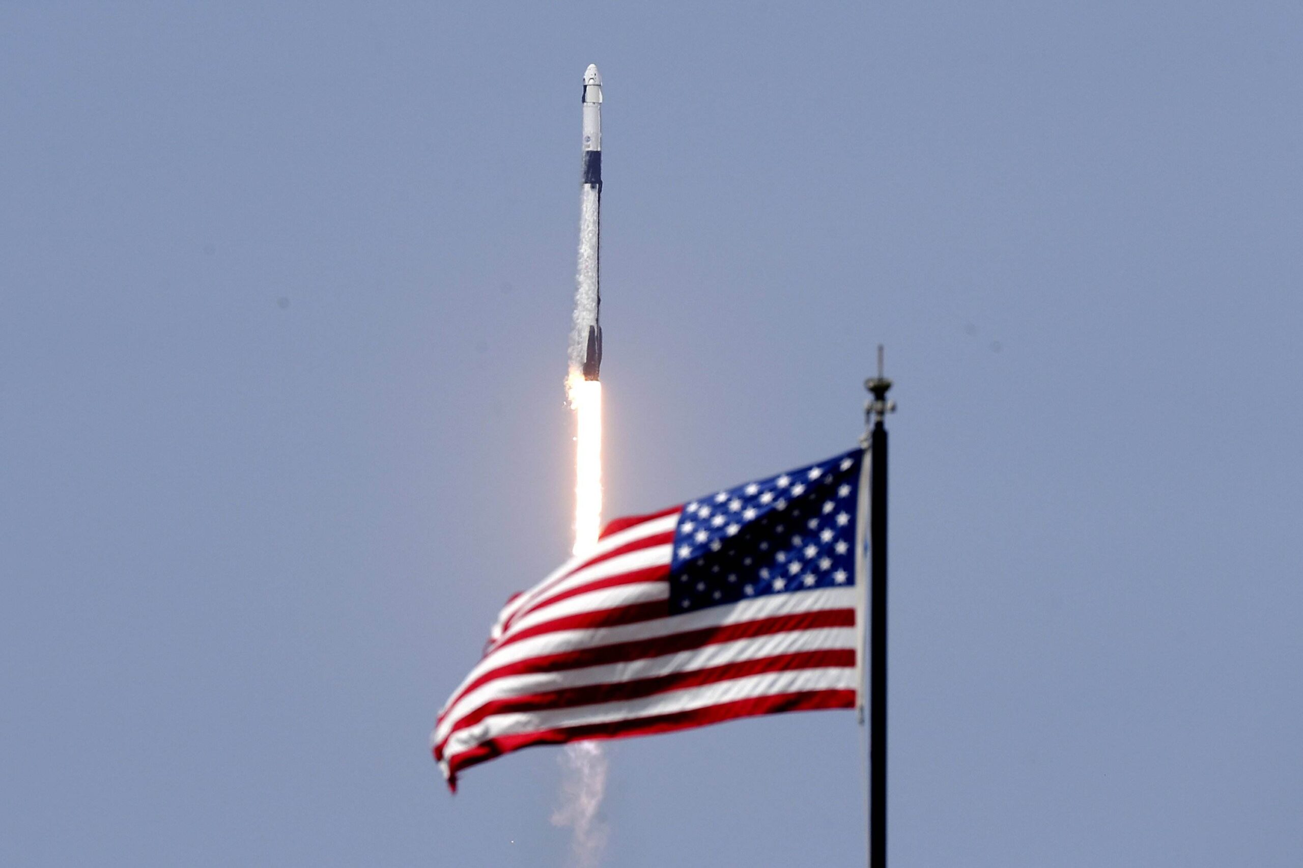 圖為 SpaceX 載人飛船發射